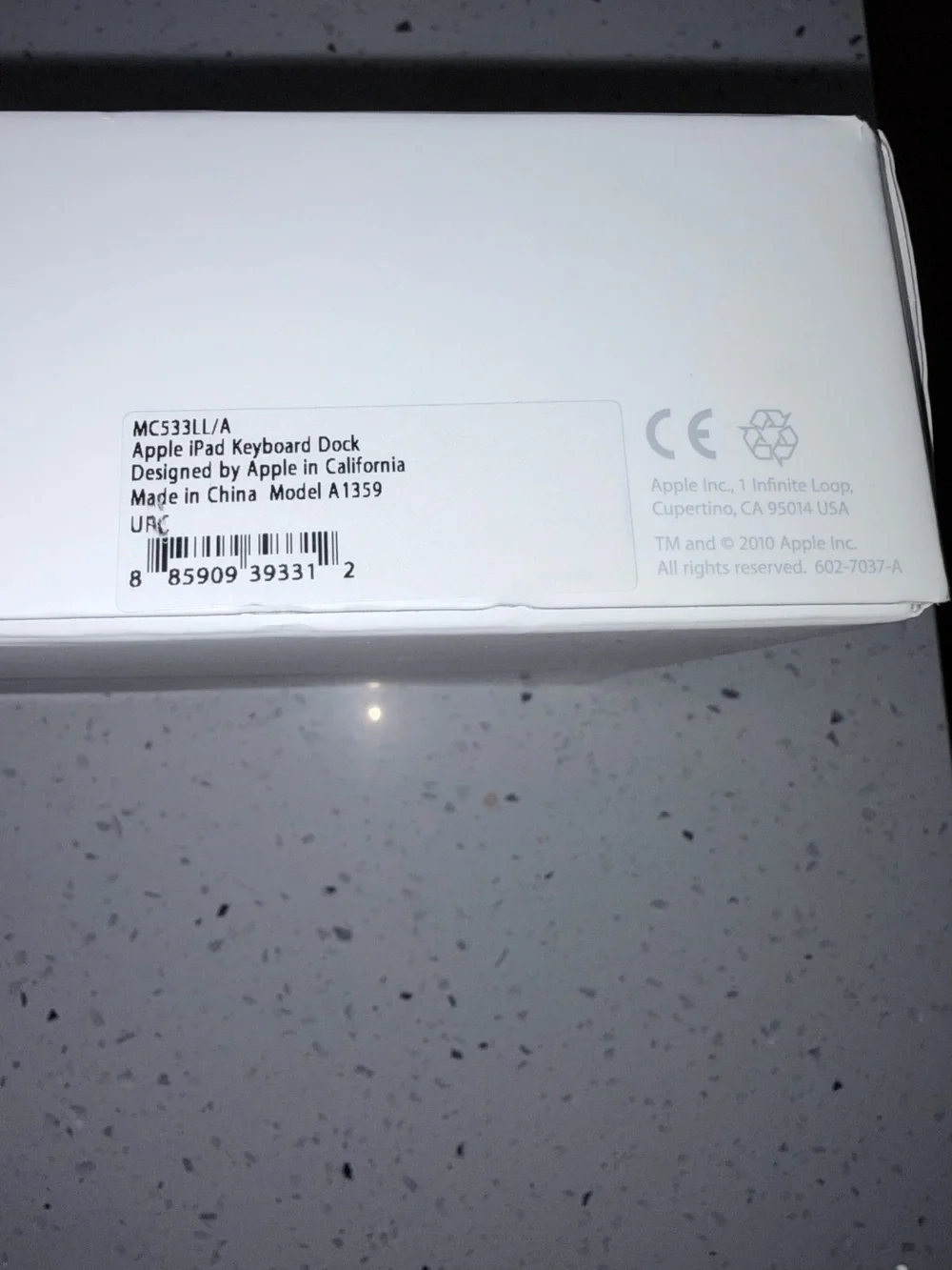 Apple Wireless Keyboard and Dock for Tablet - White